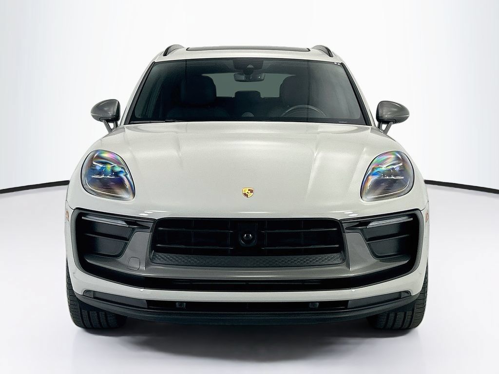 Certified 2025 Porsche Macan Turbo AWD/4WD image 10
