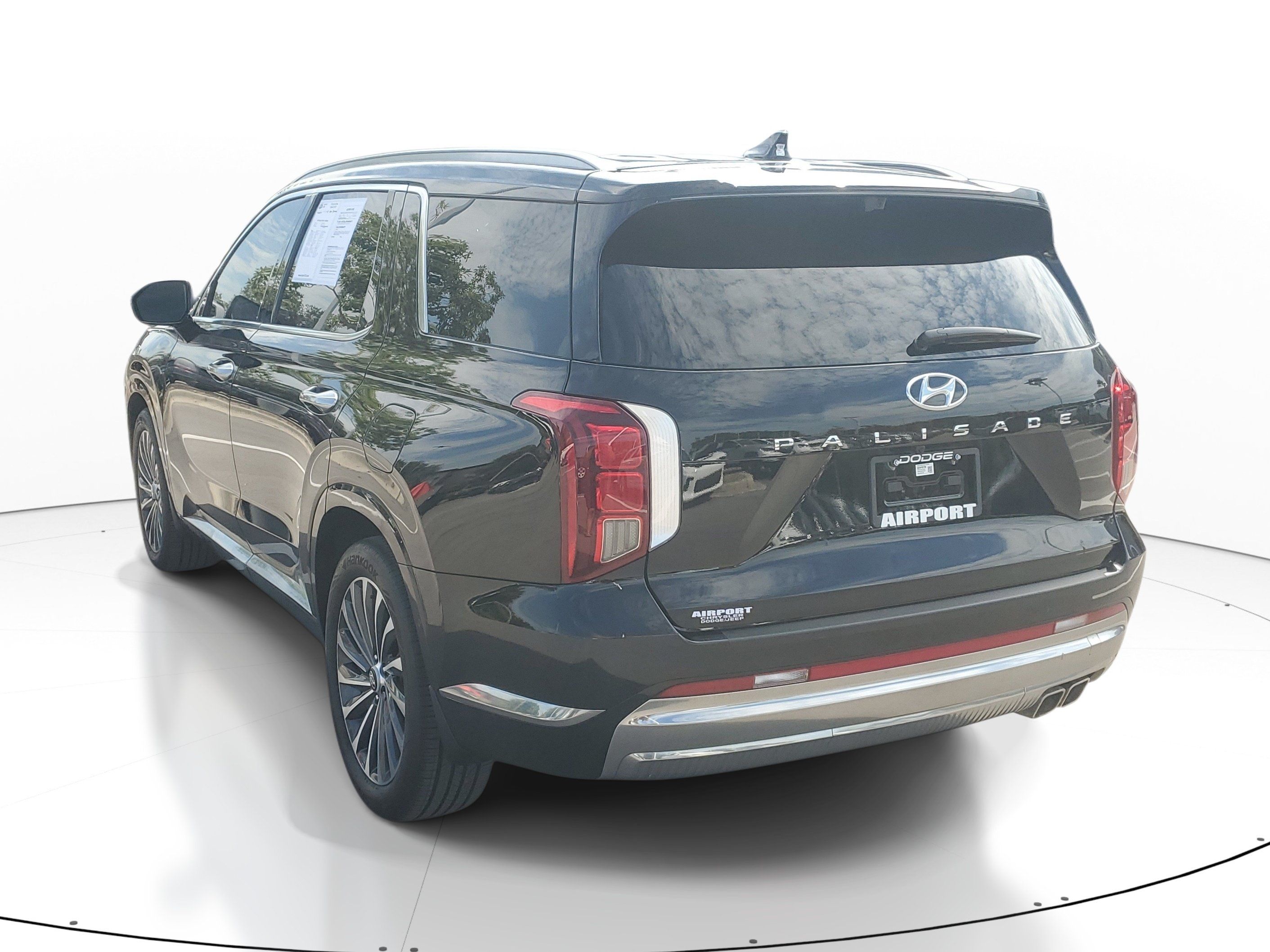 Used 2025 Hyundai Palisade Calligraphy FWD image 5