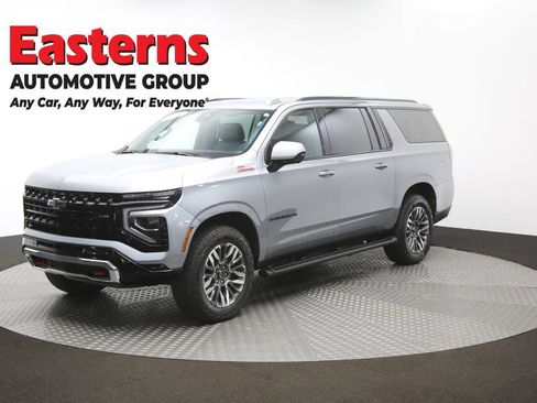 Used 2025 Chevrolet Suburban Z71 image 58