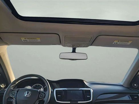 Used 2017 Honda Accord EX-L image 11