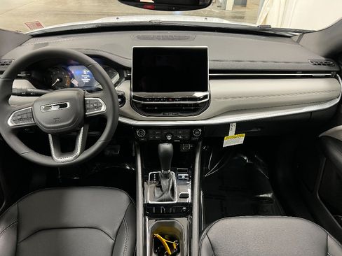 New 2026 Jeep Compass Limited AWD/4WD image 8