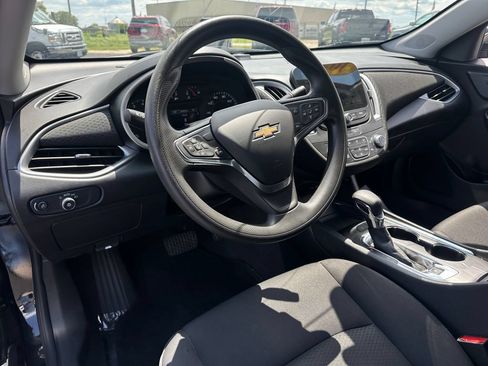 Used 2024 Chevrolet Malibu LT FWD image 17