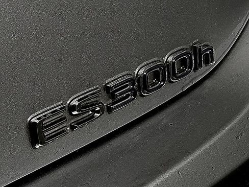 Used 2021 Lexus ES 300h w/ Premium Package image 33