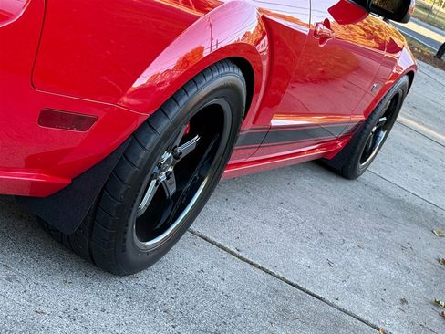 Used 2006 Ford Mustang GT image 32
