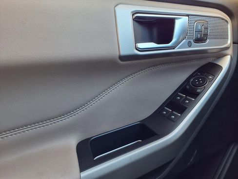 Used 2021 Ford Explorer Limited w/ Equipment Group 301A image 22