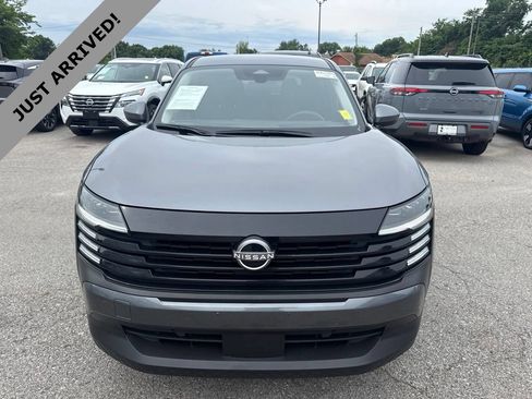 Certified 2025 Nissan Kicks SV AWD/4WD image 2
