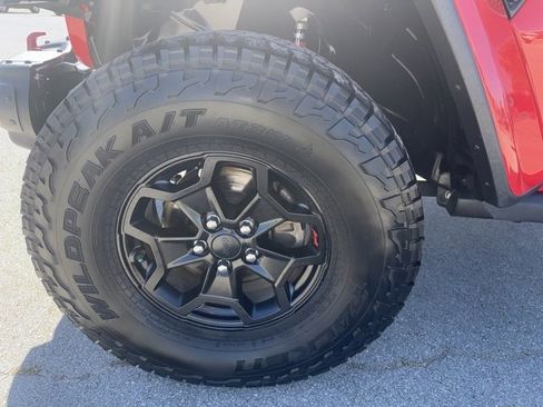 Used 2020 Jeep Gladiator Rubicon image 8