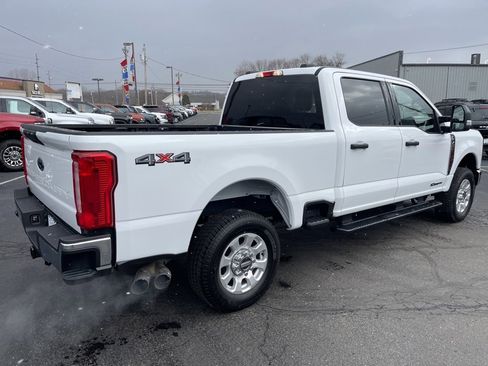 Used 2024 Ford F250 XLT image 3