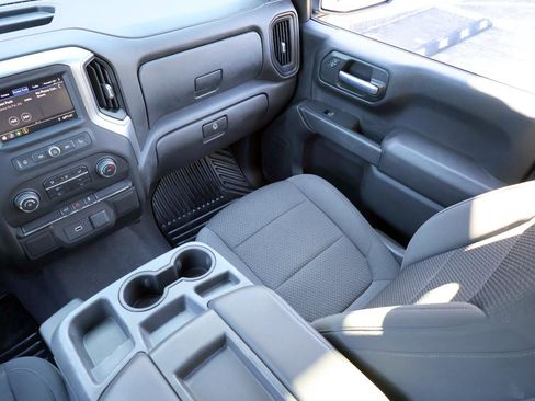 Used 2020 Chevrolet Silverado 1500 Custom w/ Custom Value Package image 18