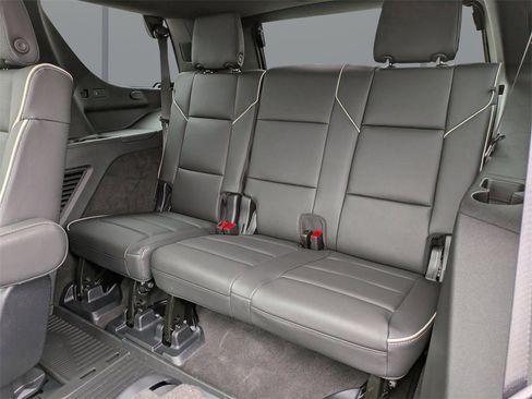 Used 2025 Cadillac Escalade Sport w/ Touring Package image 15