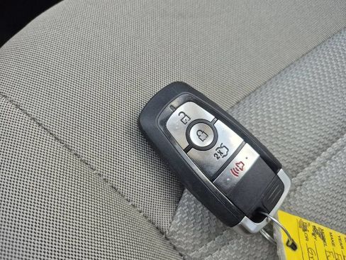 Used 2018 Ford Fusion S FWD image 21