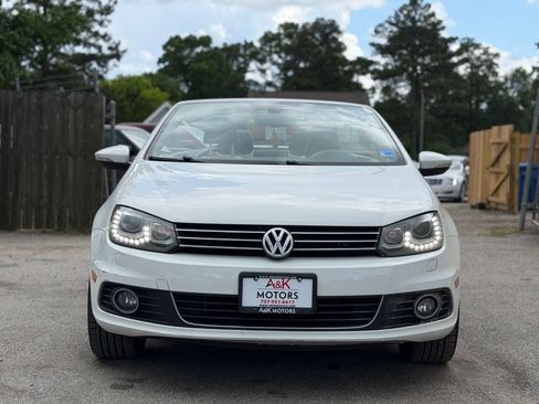 Used 2015 Volkswagen Eos Final Edition FWD image 3