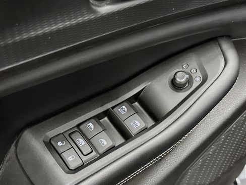 Used 2023 Jeep Grand Cherokee L Laredo image 15