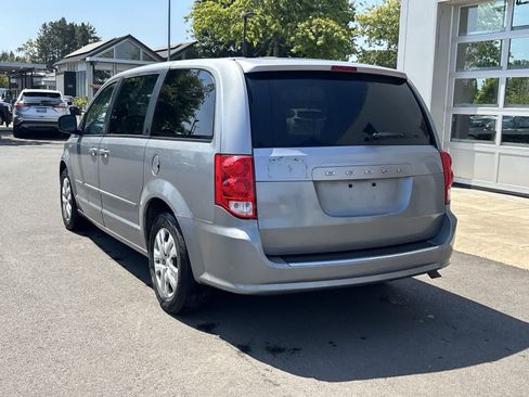 Used 2014 Dodge Grand Caravan SE w/ Quick Order Package 29E SE FWD image 3