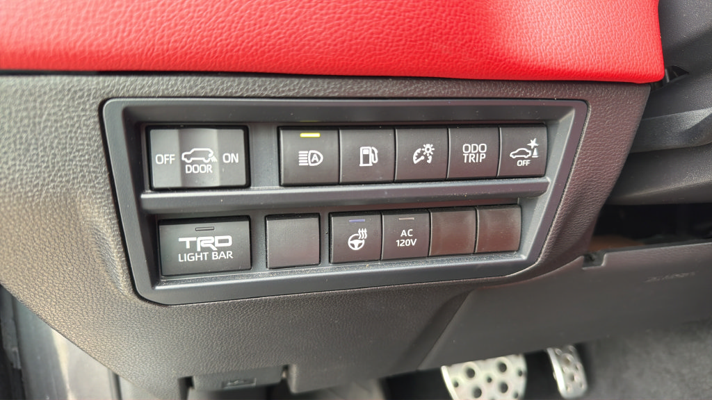 Used 2025 Toyota Sequoia TRD Pro AWD/4WD image 27