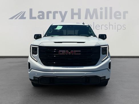 Used 2024 GMC Sierra 1500 Elevation w/ Elevation Premium Package AWD/4WD image 8