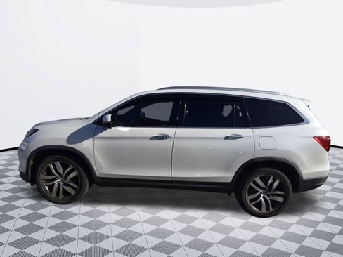 Used 2017 Honda Pilot Touring image 4