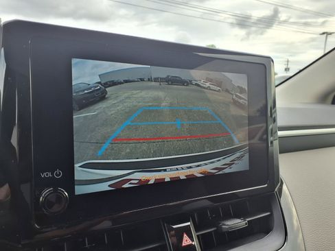 Used 2023 Toyota Corolla LE FWD image 5