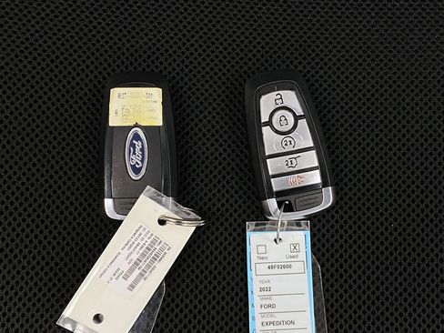 Used 2022 Ford Expedition Max Platinum image 10