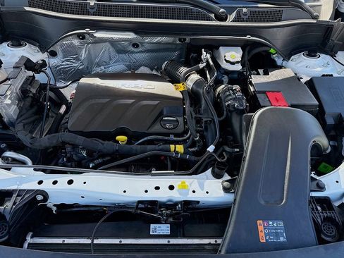 Used 2025 Chevrolet Trax LS image 27