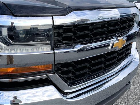 Used 2018 Chevrolet Silverado 1500 LT w/ All Star Edition AWD/4WD image 29
