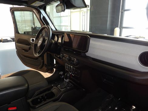 Used 2024 Jeep Wrangler Unlimited Sport AWD/4WD image 13