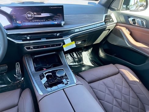 Used 2026 BMW X5 xDrive50e w/ M Sport Package image 18