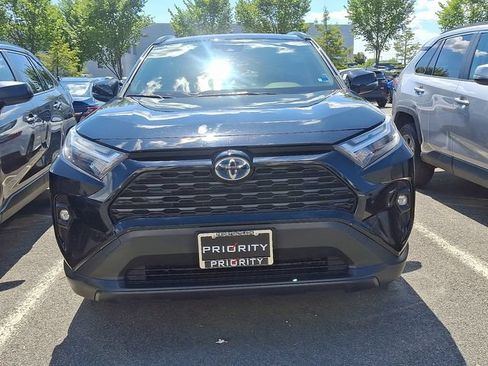 Used 2022 Toyota RAV4 XLE Premium AWD/4WD image 2