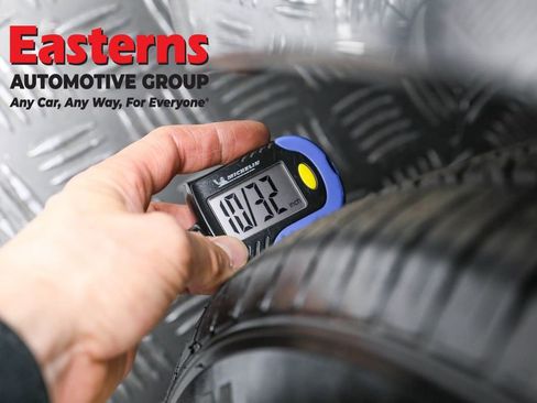 Used 2021 Volkswagen Jetta SE w/ SE Cold Weather Package image 28