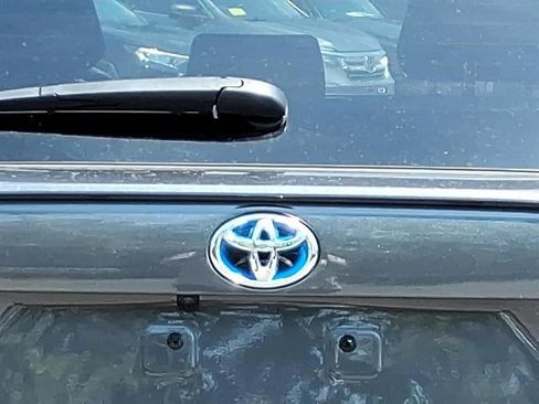 Used 2024 Toyota RAV4 LE AWD/4WD image 7
