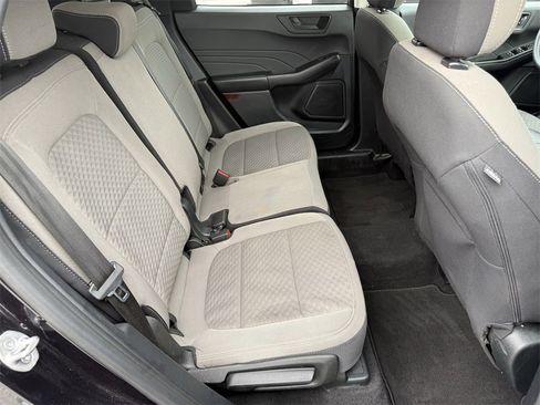 Used 2022 Ford Escape SE w/ SE Sport Appearance Package image 34