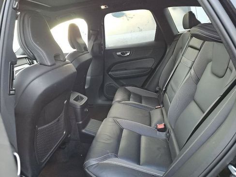 Used 2020 Volvo XC60 T8 R-Design image 6