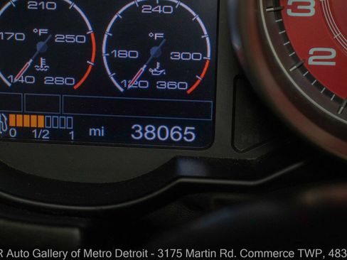 Used 2010 Ferrari California RWD image 19