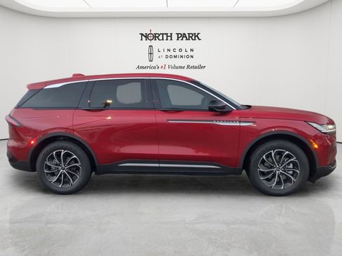 New 2026 Lincoln Nautilus Premier AWD/4WD image 2