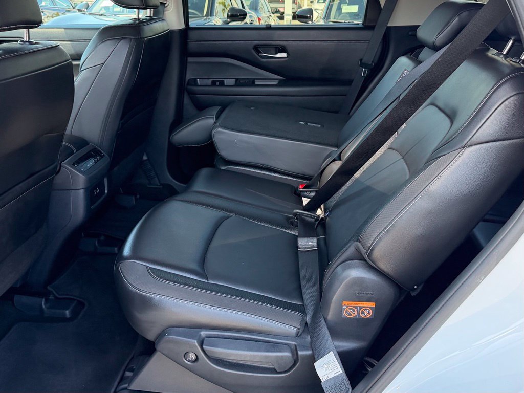 Certified 2025 Nissan Pathfinder SL FWD image 20