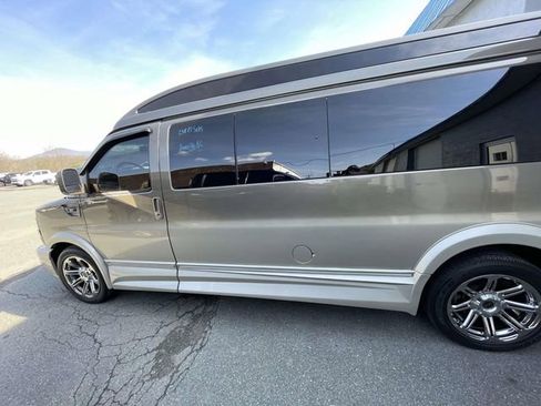 Used 2015 Chevrolet Express 2500 Extended RWD image 4
