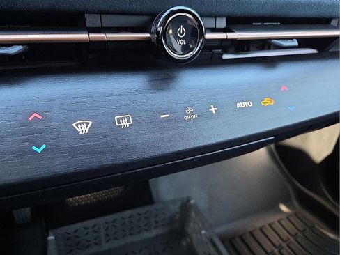 Used 2025 Nissan Ariya Platinum image 19