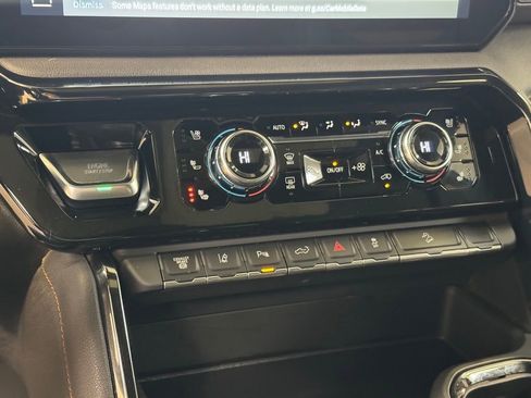 Used 2024 GMC Sierra 2500 AT4 w/ AT4 Premium Plus Package image 36