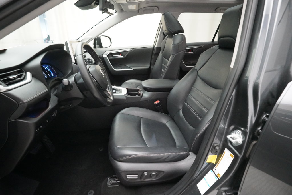 Used 2019 Toyota RAV4 Limited AWD/4WD image 7