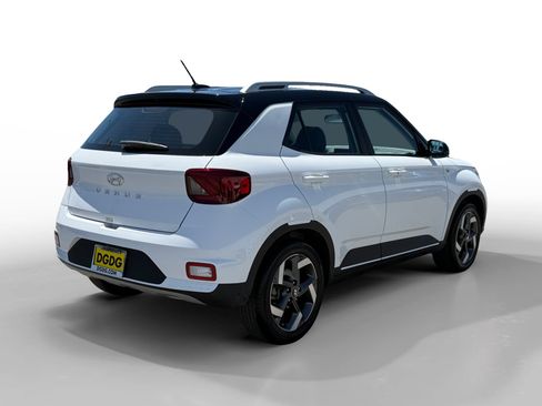 Used 2025 Hyundai Venue Limited FWD image 5