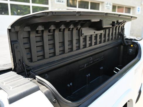 Used 2020 RAM 1500 Laramie AWD/4WD image 15