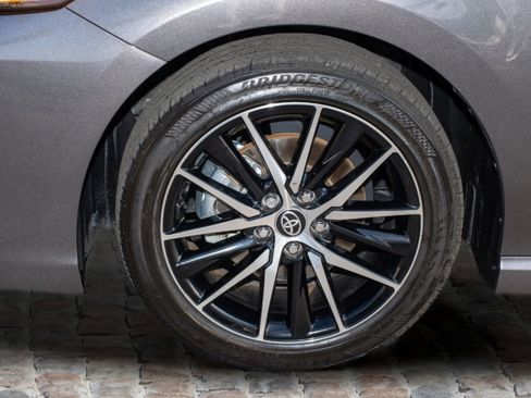 Used 2024 Toyota Camry SE image 38