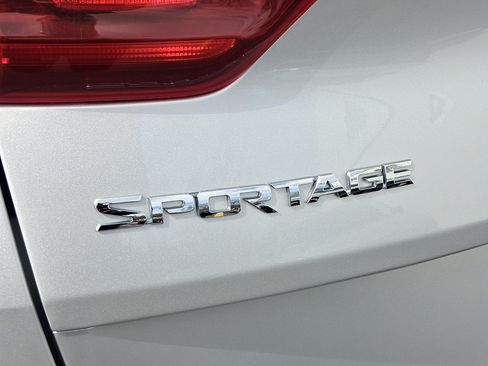 Used 2020 Kia Sportage LX AWD/4WD image 34
