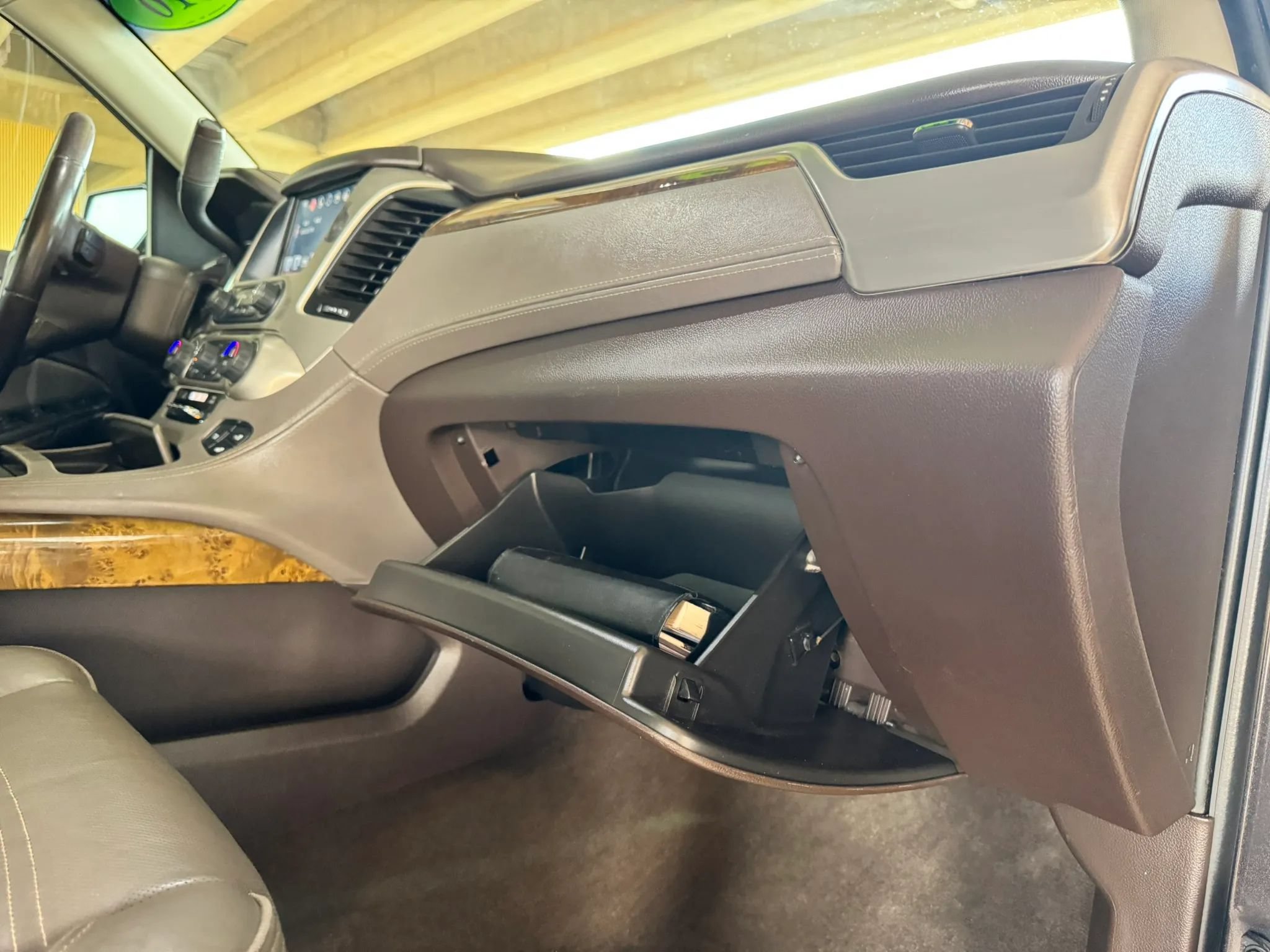 Used 2016 GMC Yukon Denali w/ Open Road Package AWD/4WD image 27