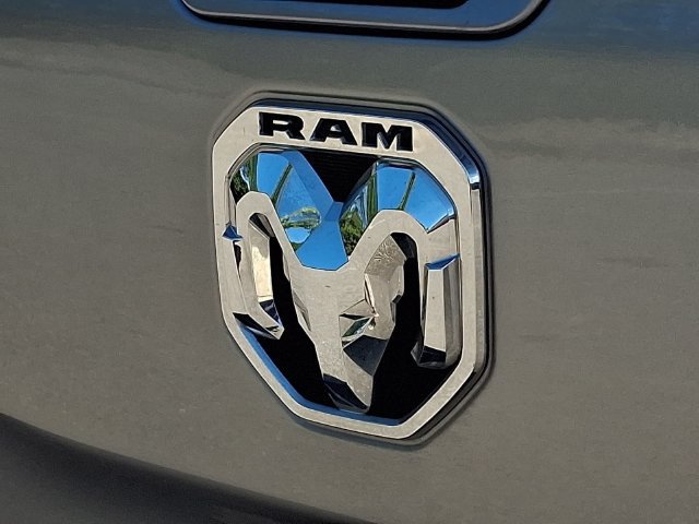 Used 2022 RAM 1500 Limited w/ Body Color Bumper Group AWD/4WD image 33