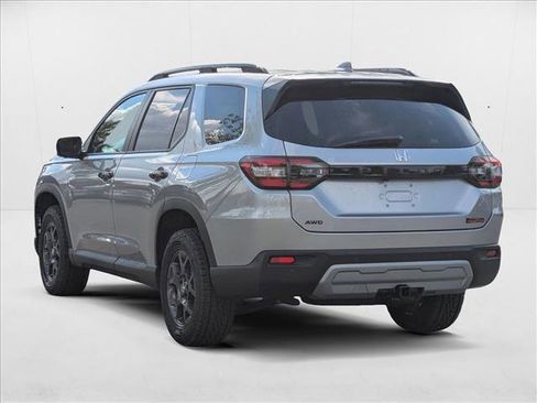 New 2025 Honda Pilot TrailSport image 9