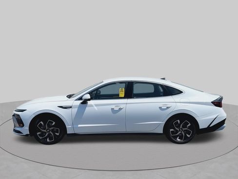 Used 2025 Hyundai Sonata SEL FWD image 6