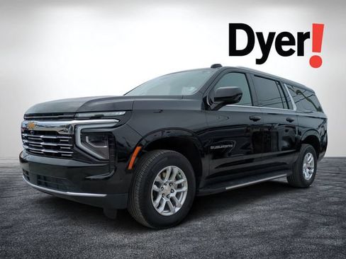 Used 2025 Chevrolet Suburban LT AWD/4WD image 8