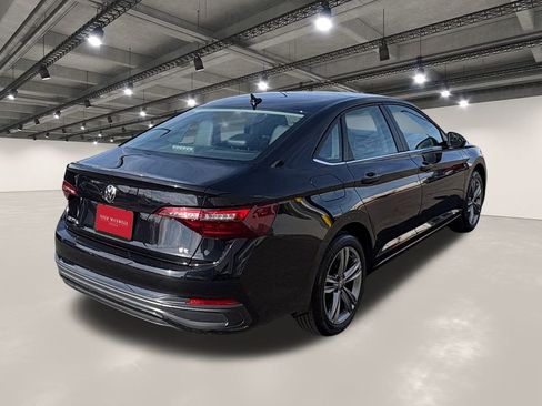 Used 2024 Volkswagen Jetta SE image 16