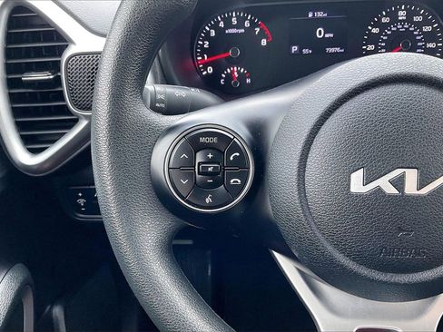 Certified 2022 Kia Soul LX w/ Technology Package image 17